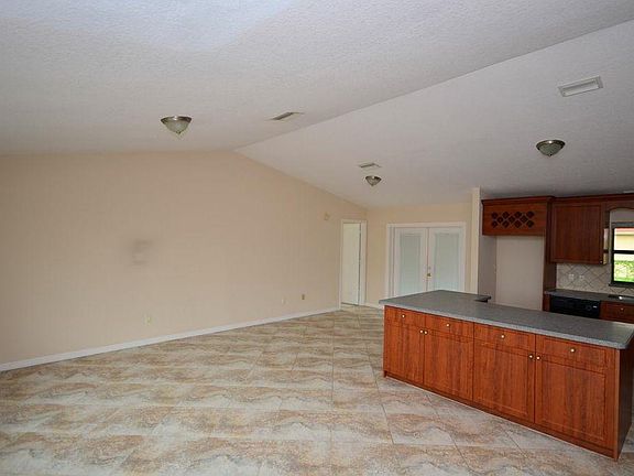 4th image of 1202 SE Naples Lane