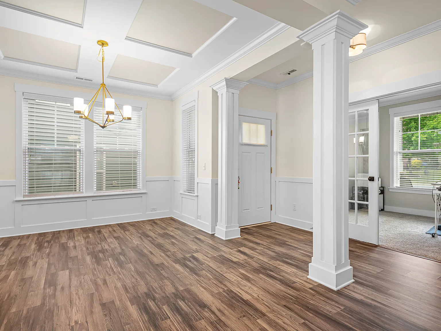 6 bed, 3281 sqft, $3,100 — Photo 4