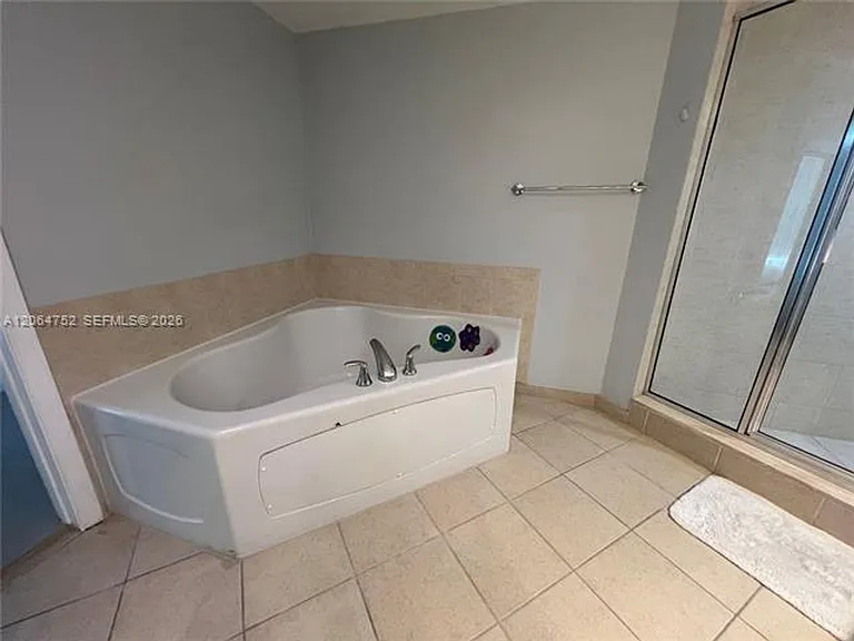 16699 Collins Ave #CU-1202 — Photo 17