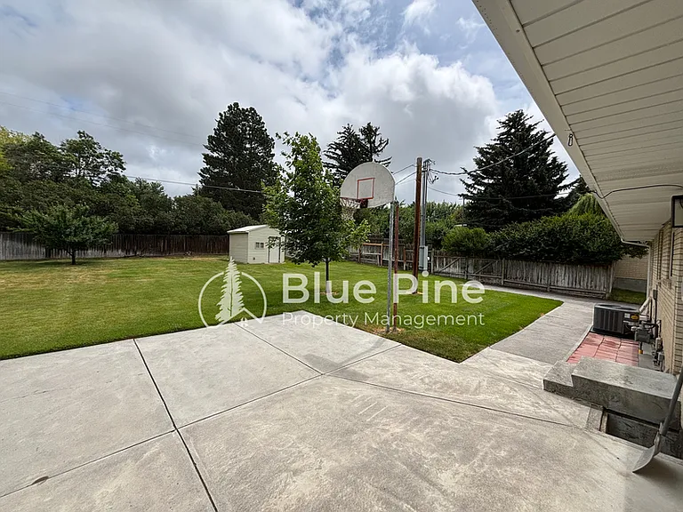 351 Yale Ave — Photo 32