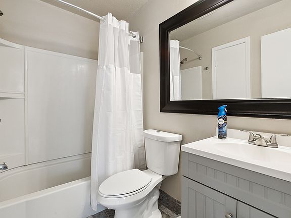2nd image of 4308 Belvedere St #101