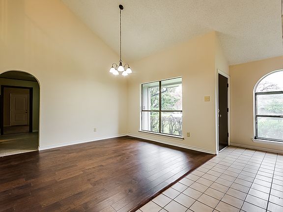 4th image of 1910 Clemson Dr