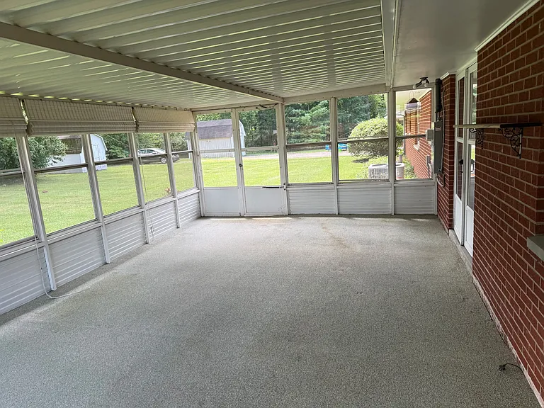 2090 Grange Hall Rd — Photo 14