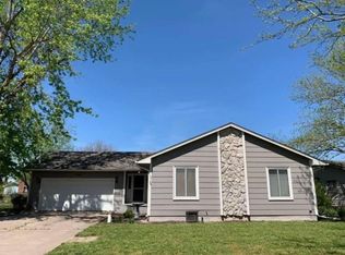 609 Rolling Hills Cir, Newton, KS 67114