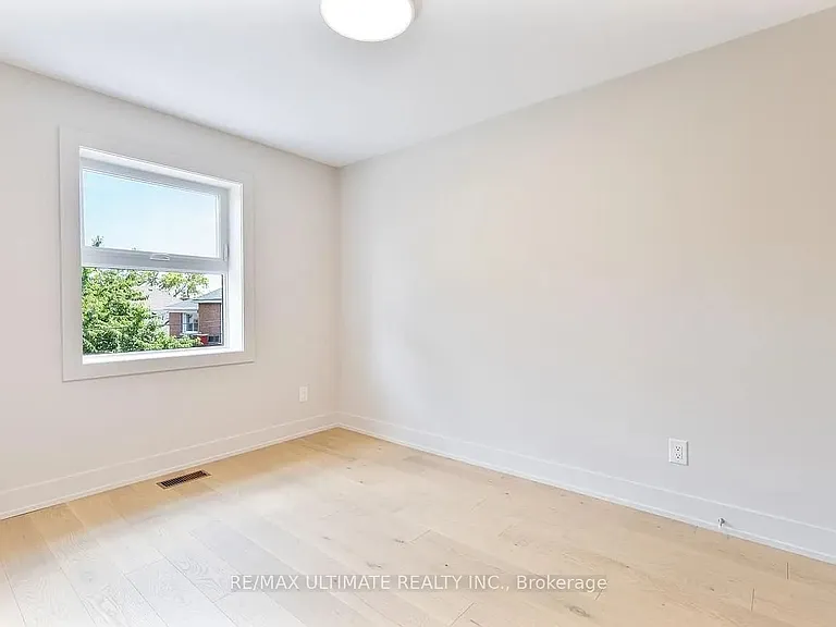 41 Bowie Ave #MAIN 2ND FLR — Photo 6