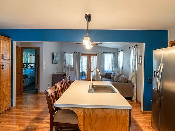 Island with Breakfast Bar
