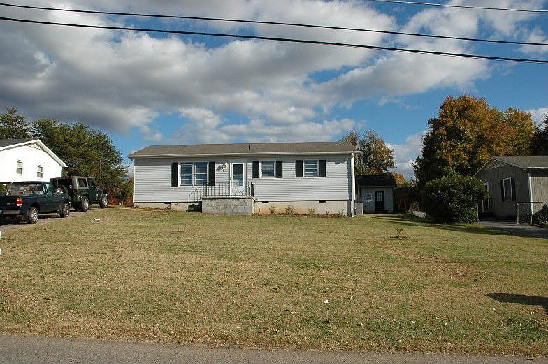 1st image of 136 Christopher St