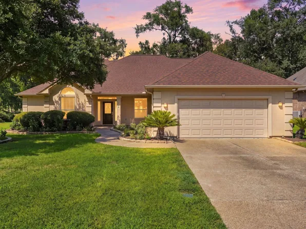 156 April Waters Dr N, Montgomery, TX 77356