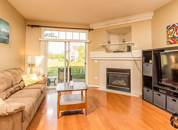 5th image of 577 Pinebrook Dr #Il