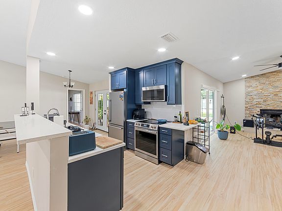 5th image of 1003 RED OAK Circle