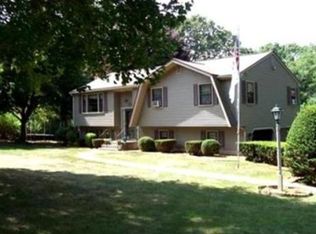 137 North St, Grafton, MA 01519