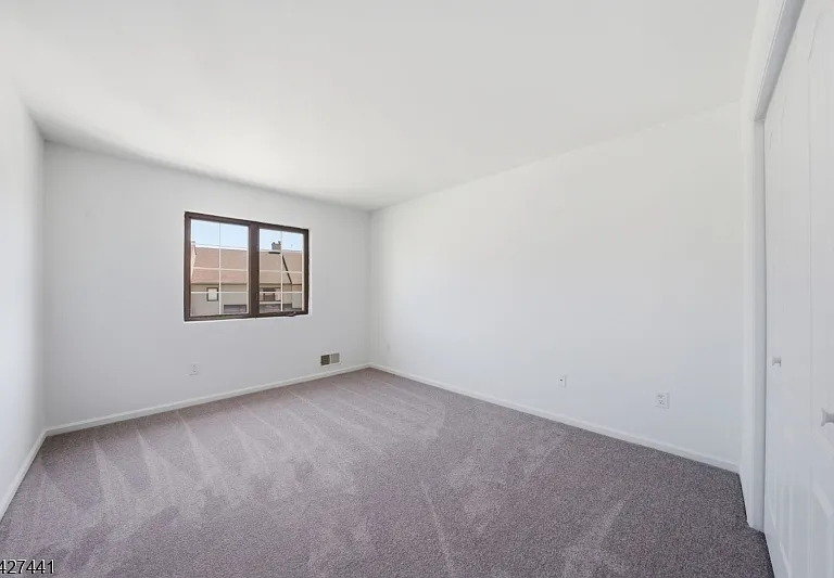 11 Deer Hill Ct — Photo 23