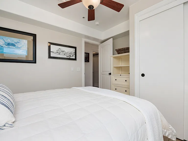 Bedroom 2 with Queen size bed