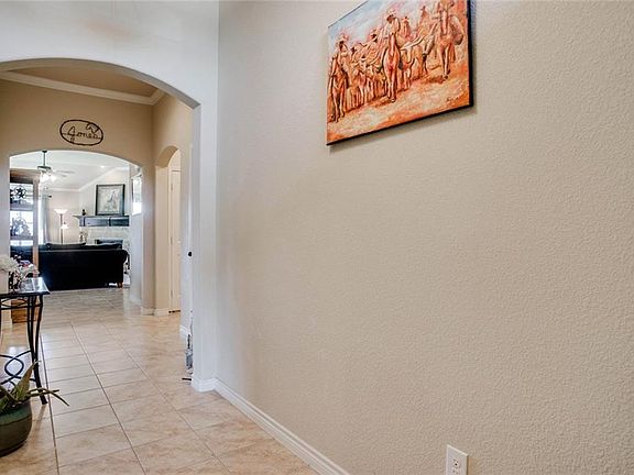 4th image of 5812 Westgate Dr