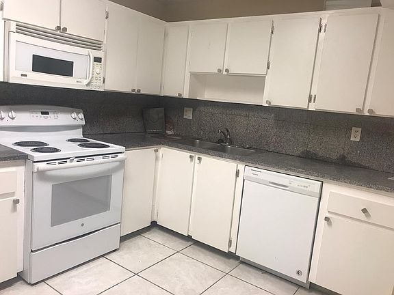 3rd image of 1250 NE 125th St APT 203D