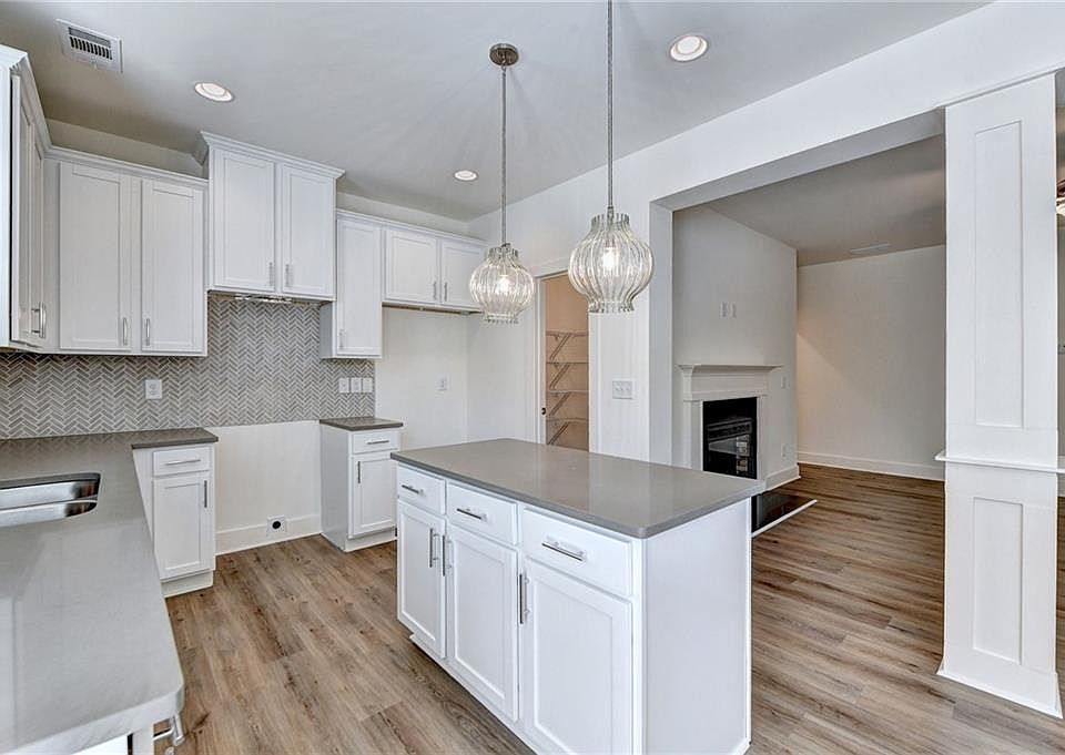 1st image of 2457 Honey Way