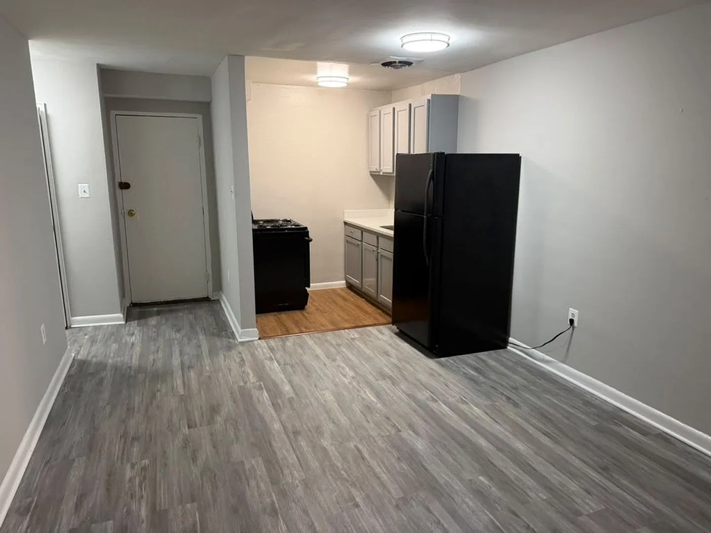 1835 Central Pl Ne — Photo 3