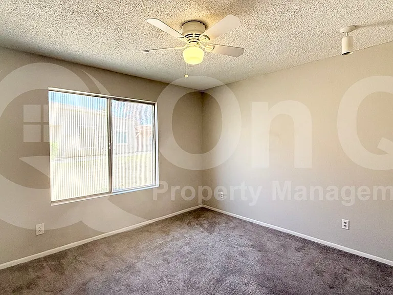 3132 W Harmont Dr — Photo 12