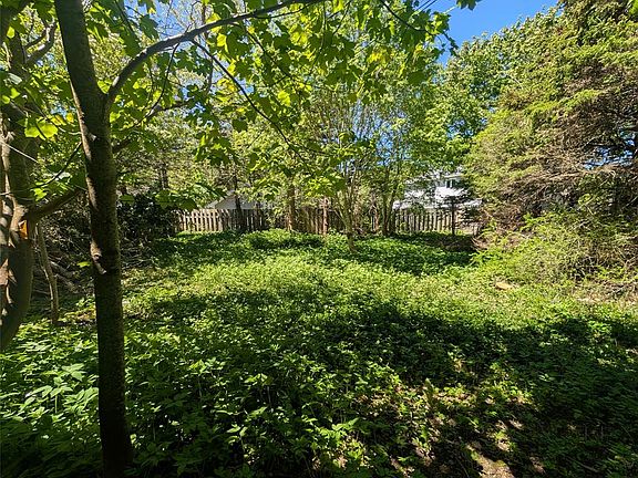 5th image of 72 Fox Avenue