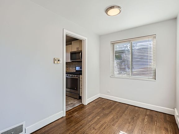5th image of 3060 Newport St