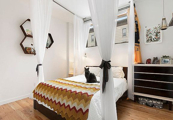 3rd image of 440 Irving Ave #1B