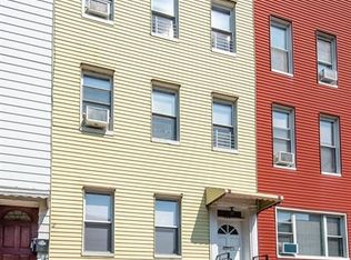 526 Leonard St, Brooklyn, NY 11222
