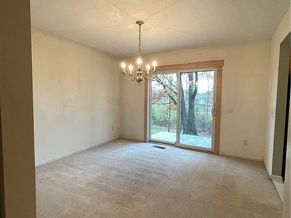 4th image of 802 Heath Ln #P49