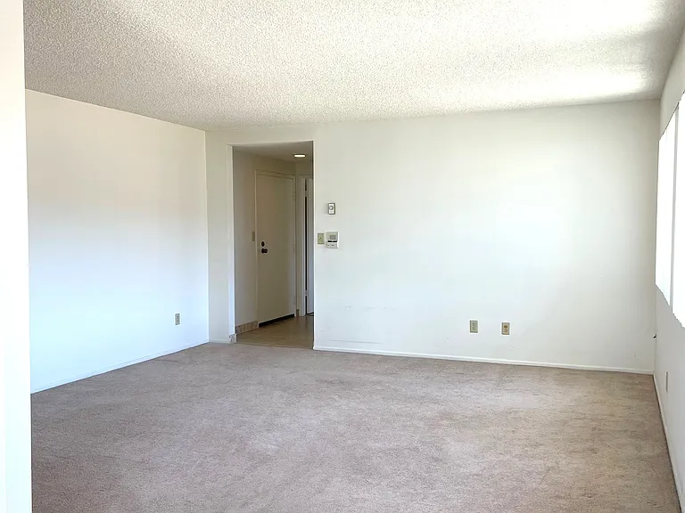 1255 W 7th St #6 — Photo 6