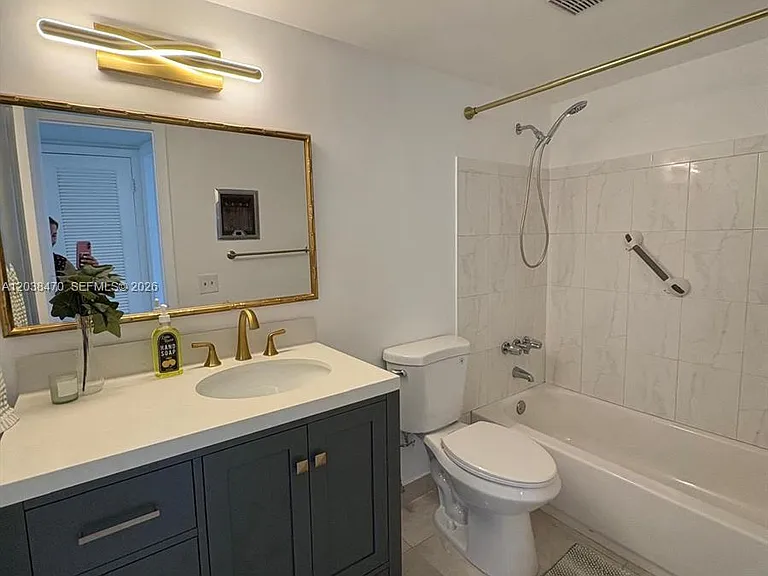 541 Blue Heron Dr #215 — Photo 21
