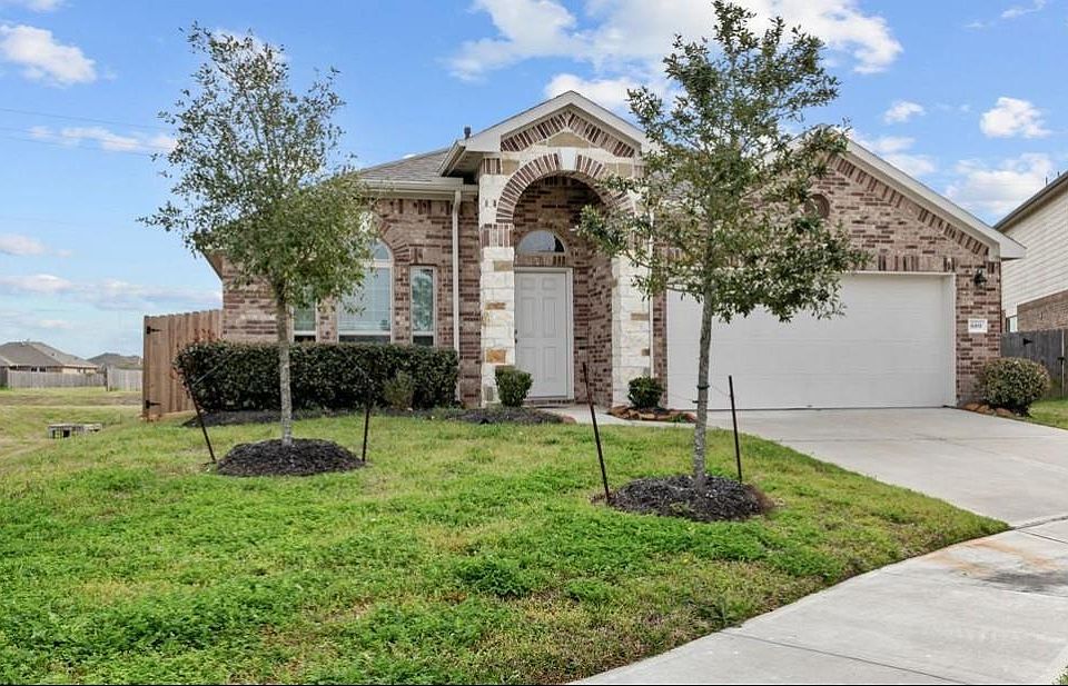 1st image of 689 Forest Bend Ln