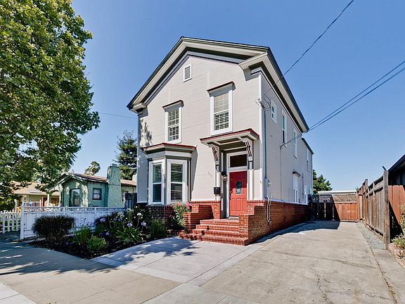 2nd image of 918 Harliss Ave