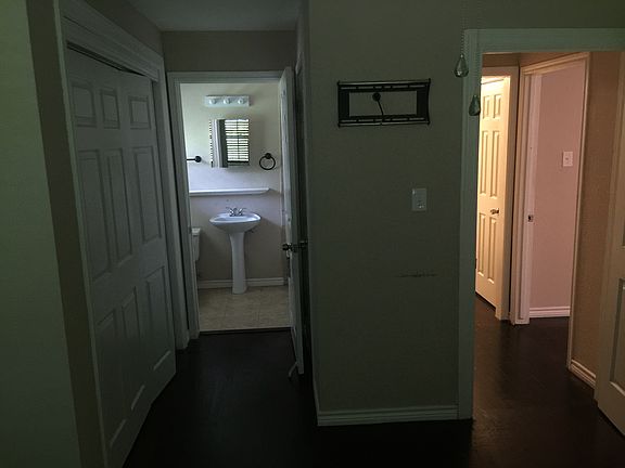 4th image of 303 Burnett Dr