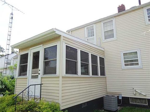 4th image of 321 Hillview Dr