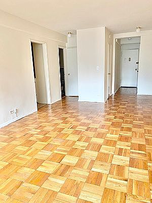 3rd image of 225 E 46th St APT 11J