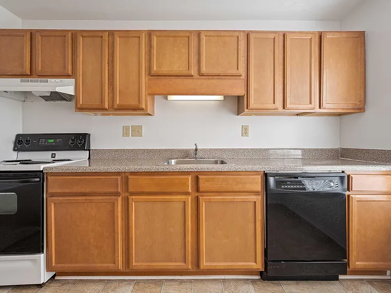 Foxridge Apartment Homes — Photo 215