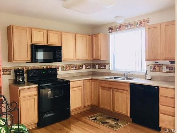 2nd image of 184 Goldenrod Ln