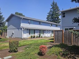 Oakwood Terrace, 2bd 1-5ba Townhome