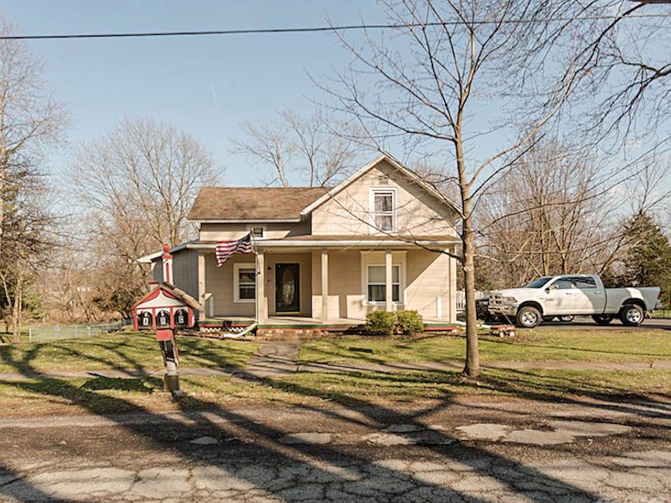 1st image of 417 Water St