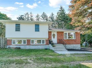 3 Slater Dr, Stony Pt, NY 10980