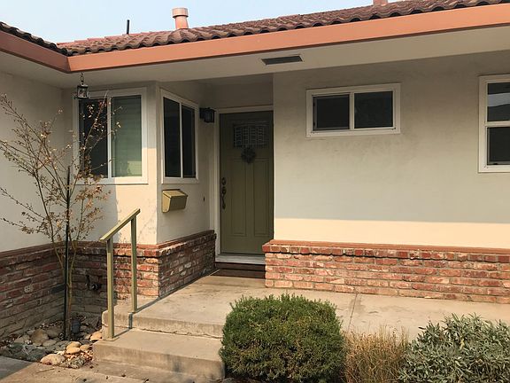 3rd image of 1472 Rosalie Dr