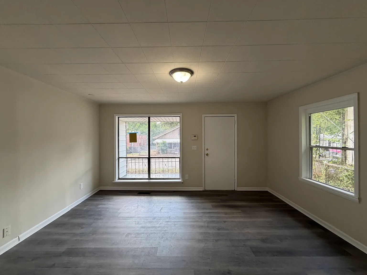 4 bed, 1434 sqft, $1,300 — Photo 2