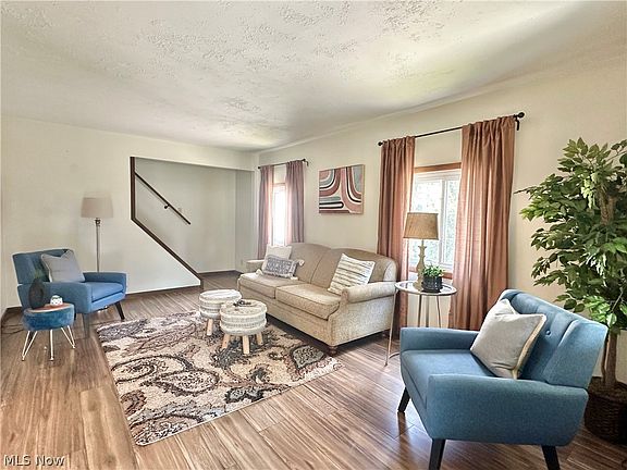 4th image of 351 Perry Rd