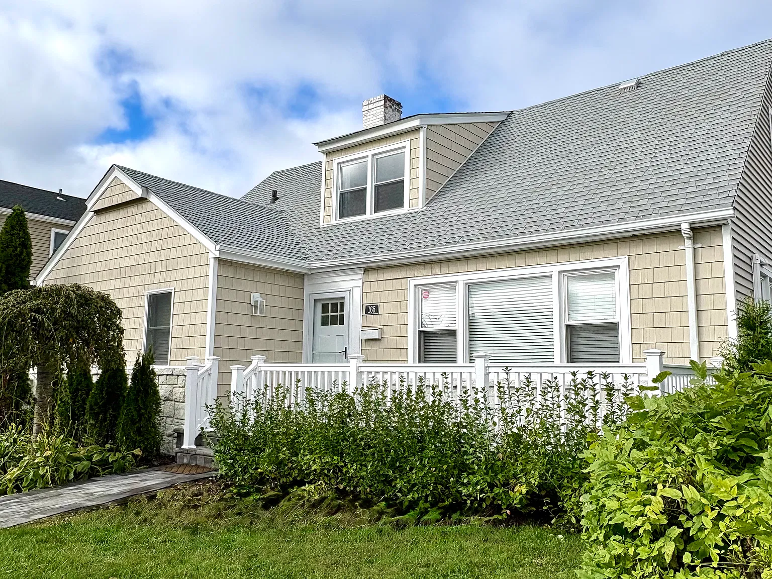 165 Franklin Blvd — Photo 1