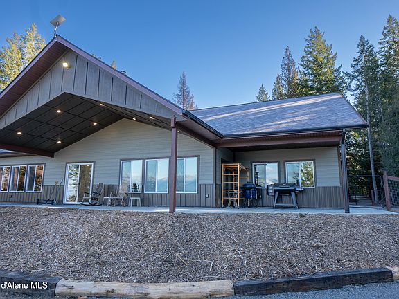 3rd image of 111 Majestic Ln