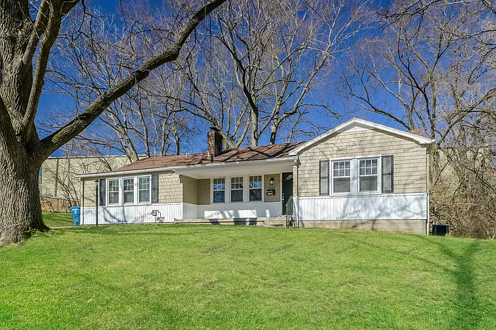1125 Saint Charles Ave — Photo 1