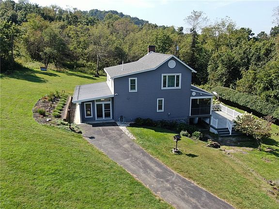 4th image of 426 Station Rd