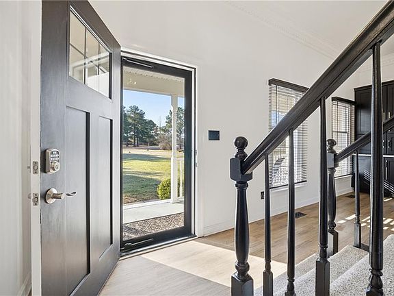 3rd image of 224 Saint Brides Rd E