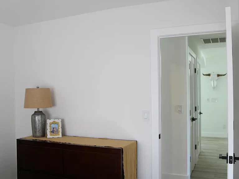 1722 E Behrend Dr — Photo 17