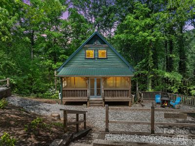 18 Lennox Rd, Landrum, SC, 29356