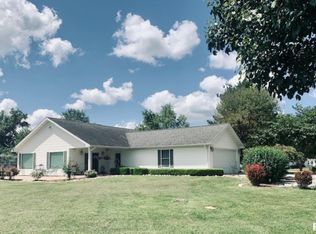 358 Bathon Dr, Pinckneyville, IL 62274